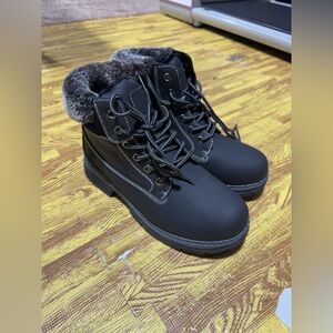 Fur lined winter boots